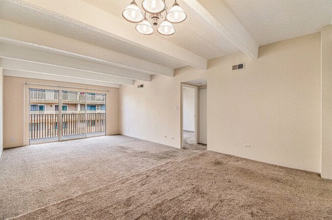 Foto del edificio - 8060 E Girard Ave