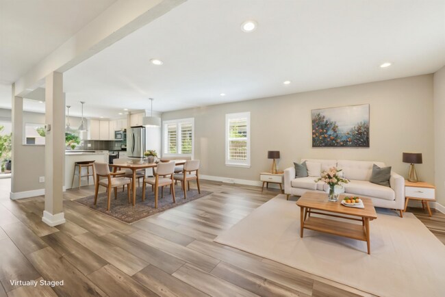 Foto del edificio - Spacious 4BR Home with Finished Basement, Private Yard & Community Amenities