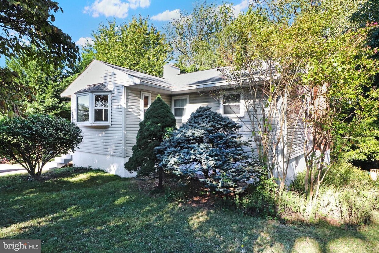 3855 Pinewood Terrace, Falls Church, VA 22041 House Rental in Falls