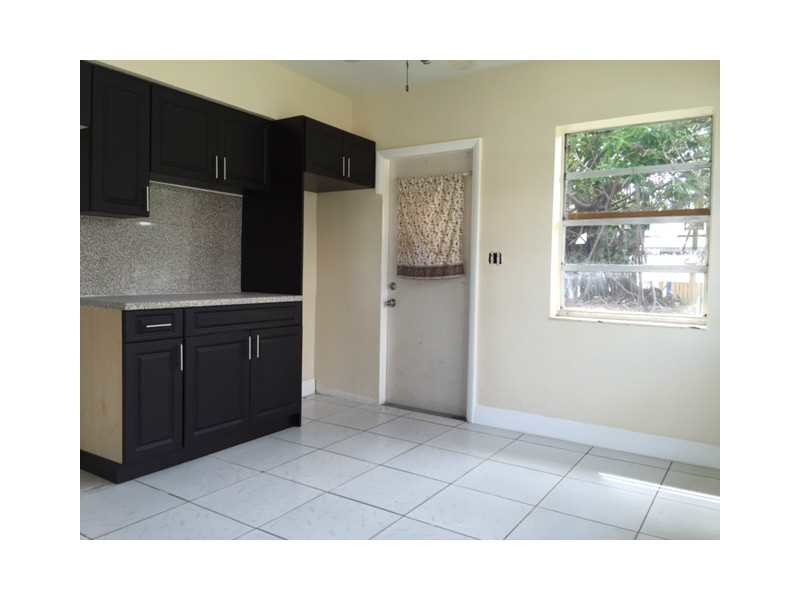 Foto del edificio - 49 NW 30th Ave