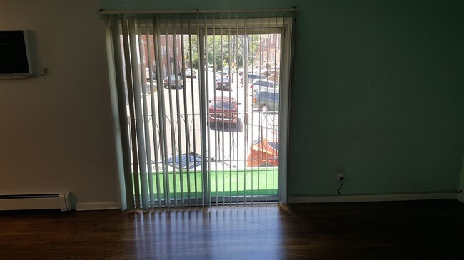 Foto del edificio - 7017 Columbia Ave