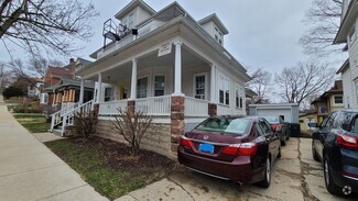 Building Photo - 309 N Pinckney St