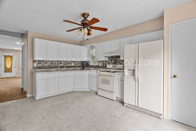 Building Photo - 7219 Harney Ave