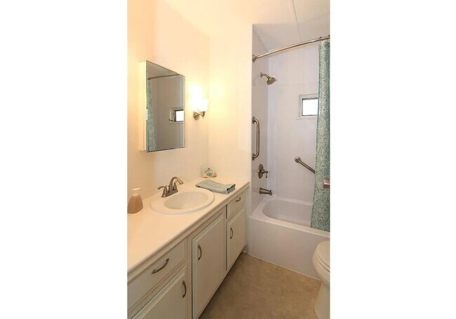 Foto del edificio - 800 Brommer St