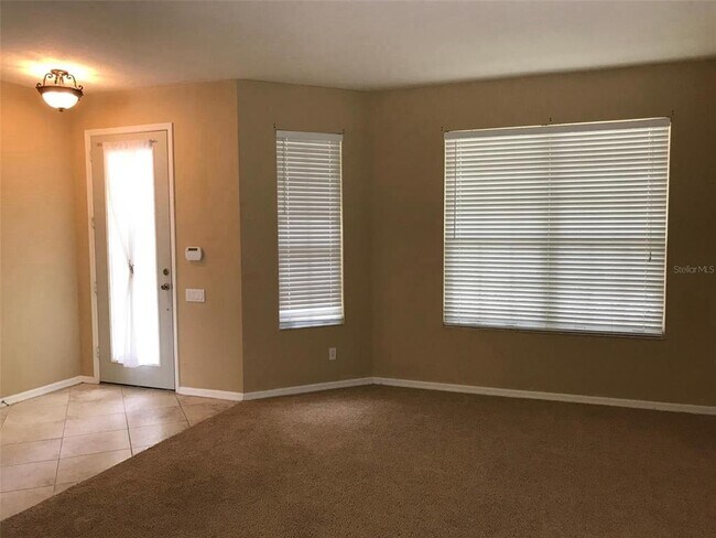 Foto del edificio - 9327 Huntington Park Way