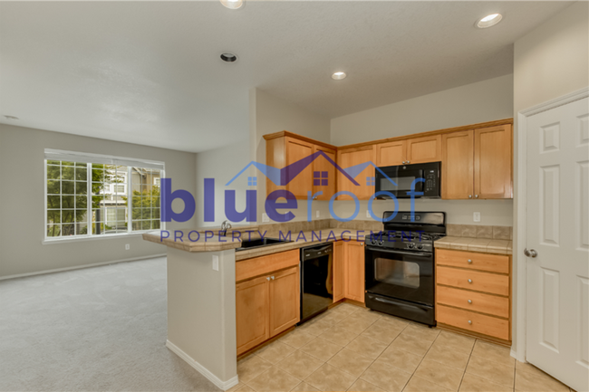 Photo - 2412 NW Roseburg Ter Townhome