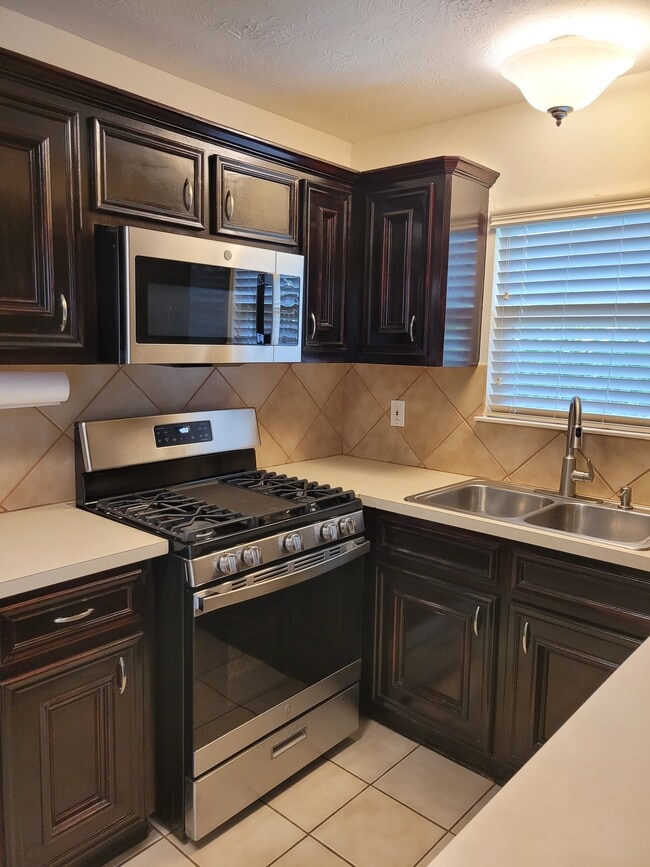 Building Photo - 3515 Lazywood Ln
