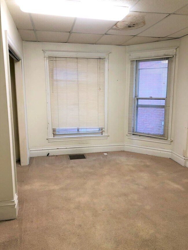 Foto del edificio - 614 S Clinton St