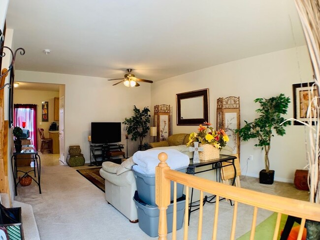 Foto del edificio - FREDERICKSBURG TOWNHOME - MINUTES TO VRE A...