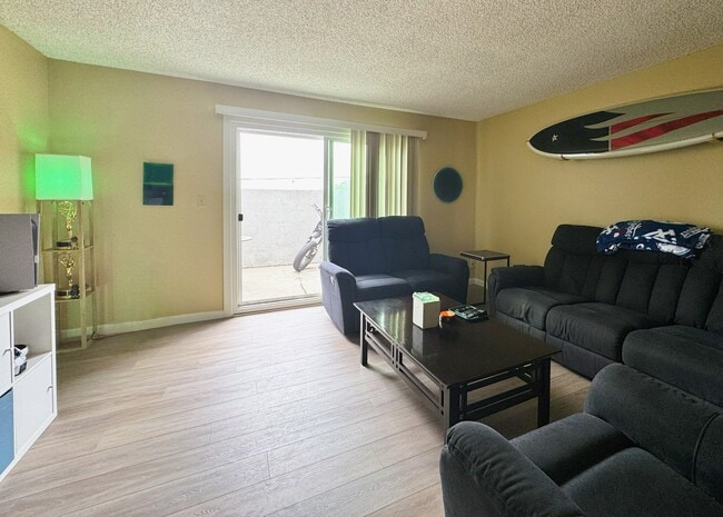 Building Photo - Sea Breeze Townhome Apartments