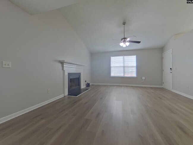 Foto del edificio - 105 Old Stone Rd