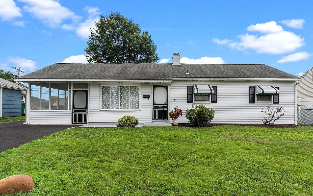 Foto principal - 722 Auburn Rd