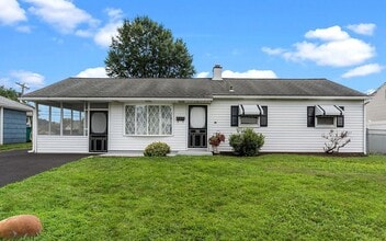 Building Photo - 722 Auburn Rd