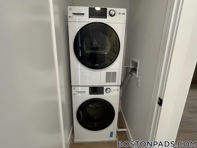 Building Photo - 199 Gardner St