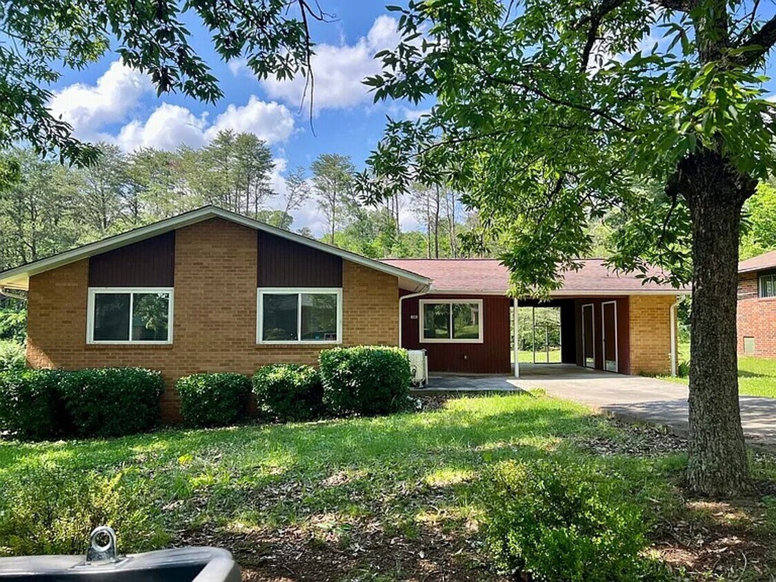 Foto principal - 1665 Laurans Ave