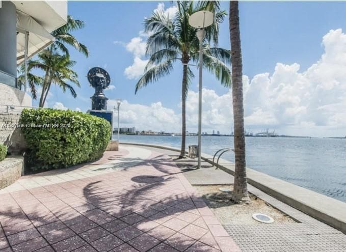 Primary Photo - 325 S Biscayne Blvd