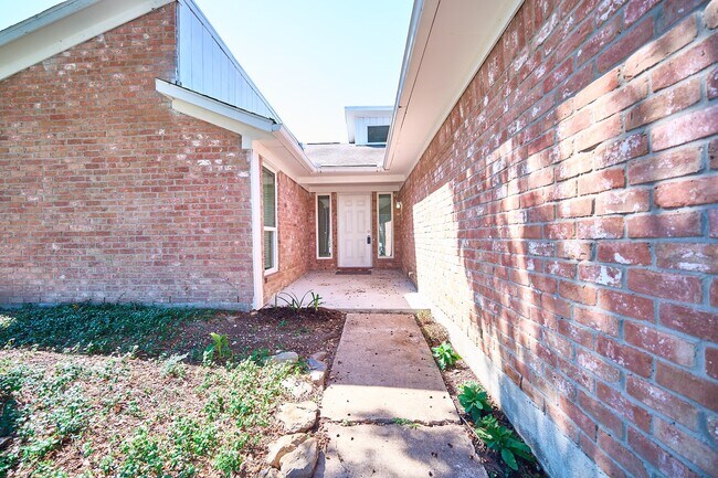 Foto del edificio - 7214 Westbranch Dr