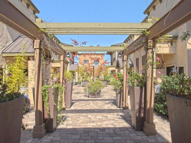 Foto del edificio - "Chic 1-Bedroom Retreat in Palo Alto with ...