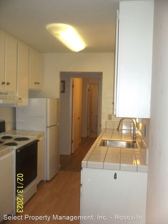 Building Photo - 1 br, 1 bath House - 780 Woodside Lane E #3