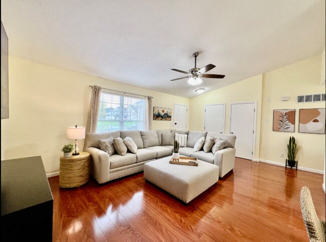 Foto del edificio - 4982 Rialto Ridge Dr