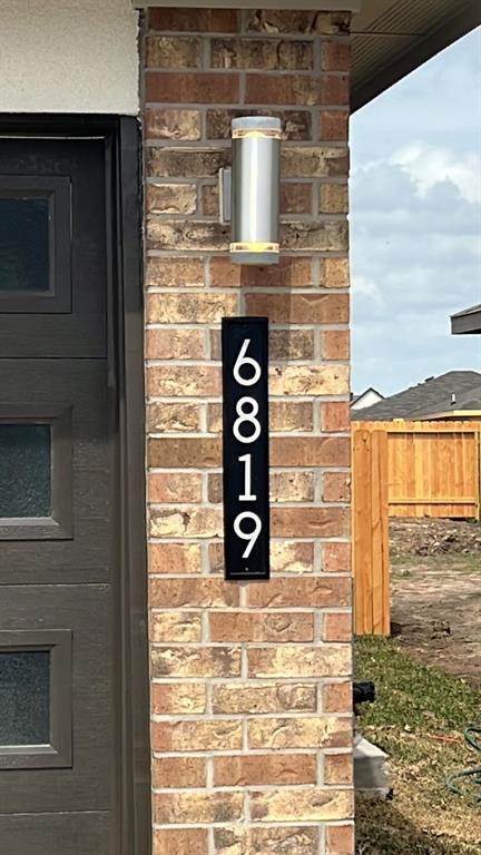 Building Photo - 6819 Amber Clf Ln
