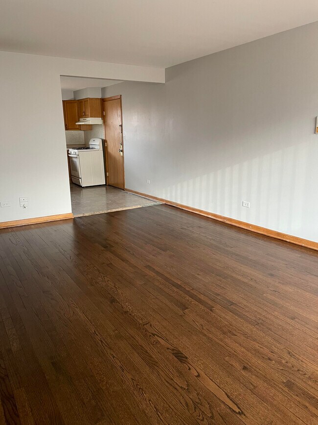 Foto del edificio - 8620 Grand Ave