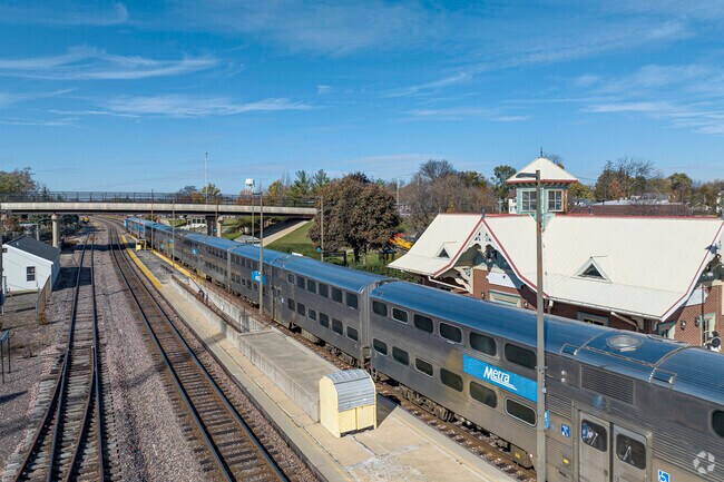 The Metra train runs through West Chicago taking residents to Chicago quickly and conveniently.