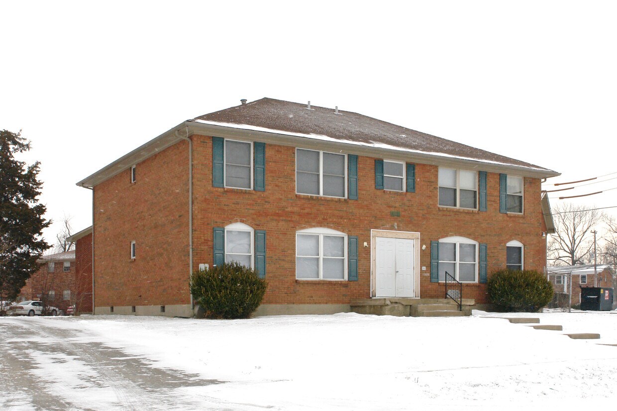 4902 Saddlebrook Ln, Louisville, KY 40216 Apartments in Louisville