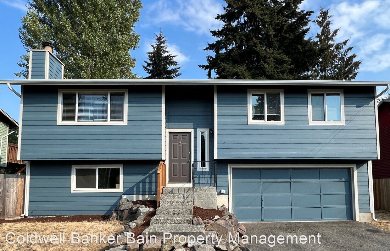 Primary Photo - 4 br, 2 bath House - 9419 - 50th Ave. N.E.