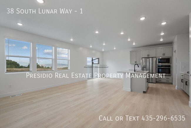 Foto del edificio - 38 S Lunar Wy