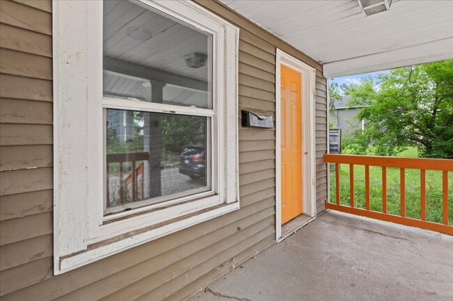 Building Photo - 408-408 N Parker Ave