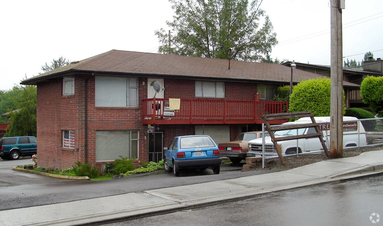 Primary Photo - Sunrise Garden Suites