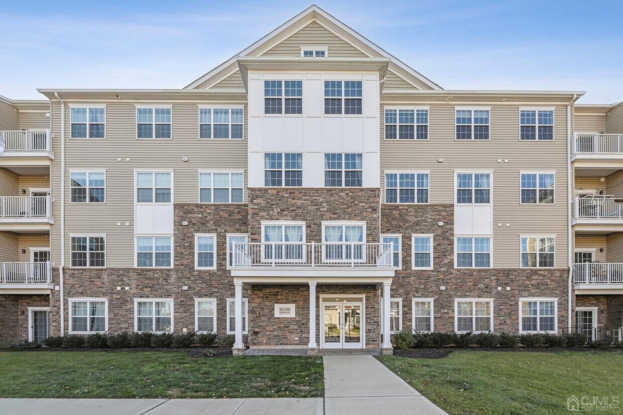 722 Lorhan Dr, Piscataway, NJ 08854 Condo for Rent in Piscataway, NJ