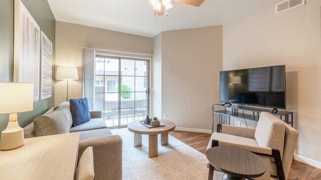 Foto del edificio - 9259 E Raintree Dr