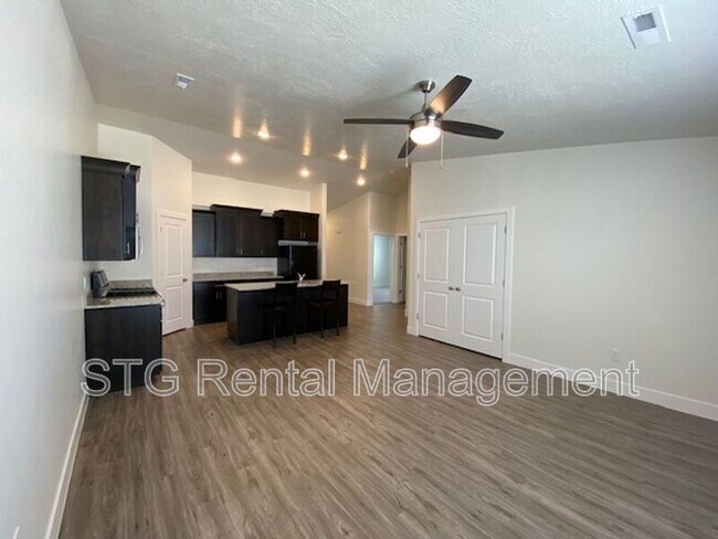 Building Photo - 554 W 2350 N