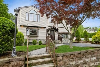 Building Photo - 123 Brookside Ave
