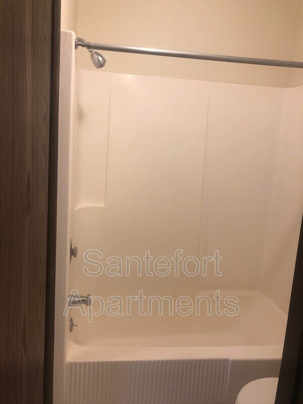 Foto del edificio - 5421 Haymeadow Ln