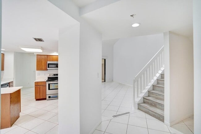 Building Photo - 7714 La Mirada Dr