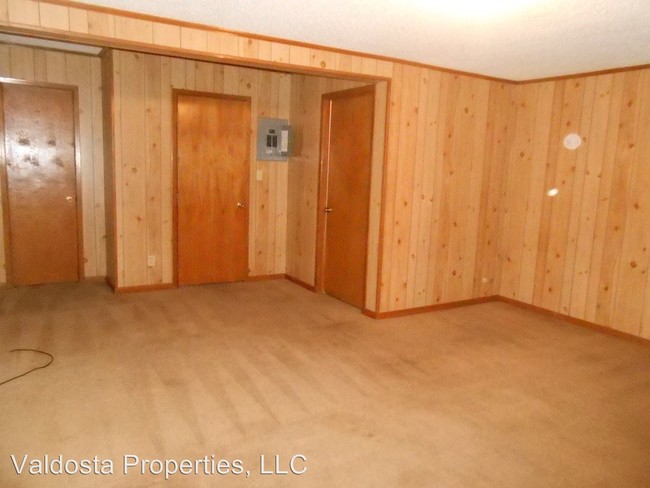 Building Photo - 1734 Poplar St