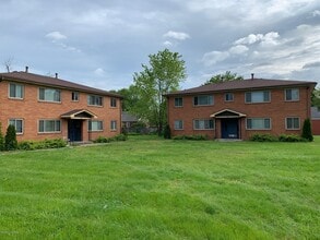 Building Photo - 400 N Clark Blvd