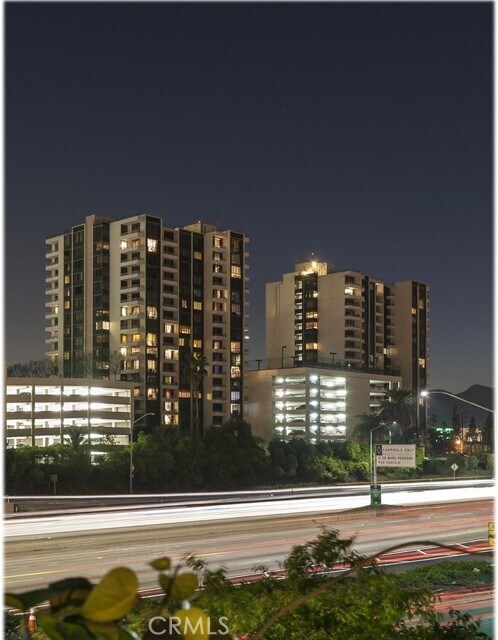 Building Photo - 343 Pioneer Dr