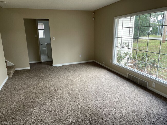 Foto del edificio - 3 br, 2 bath House - 23825 Sargent Ave
