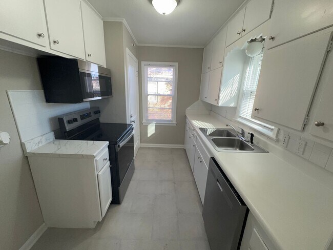 Foto del edificio - MOVE IN SPECIAL 1/2 FIRST FULL MONTHS RENT...