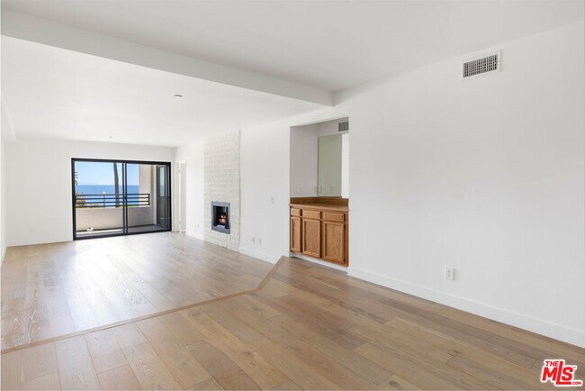 Building Photo - 311 Ocean Ave Ext