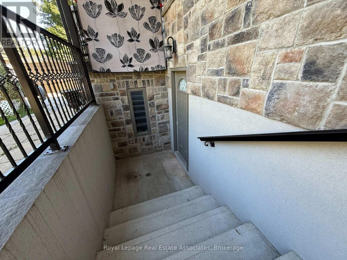 Photo principale - 252 Codsell Ave