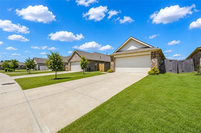 Building Photo - 19450 Rosali Meadow Dr