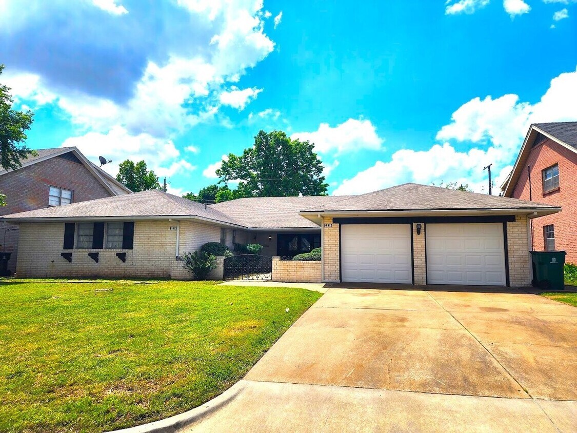 Foto principal - 2224 NW 49th St
