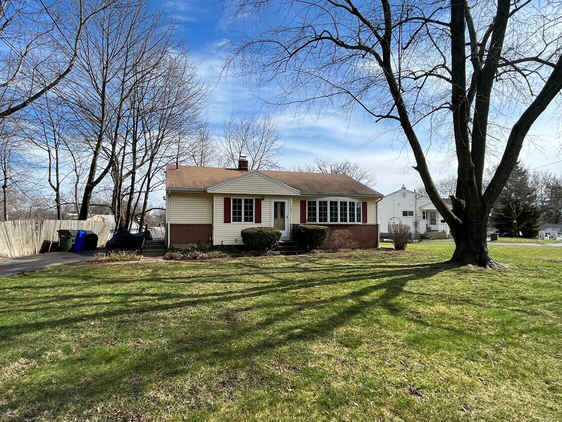Primary Photo - 254 Olney Rd
