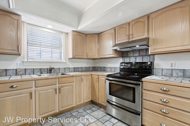 Foto del edificio - 2 br, 2 bath House - 1016 St Julien Unit 303