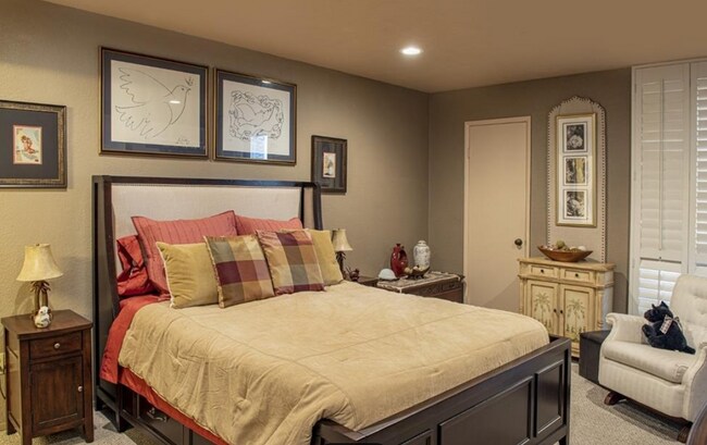 Building Photo - 850 State St